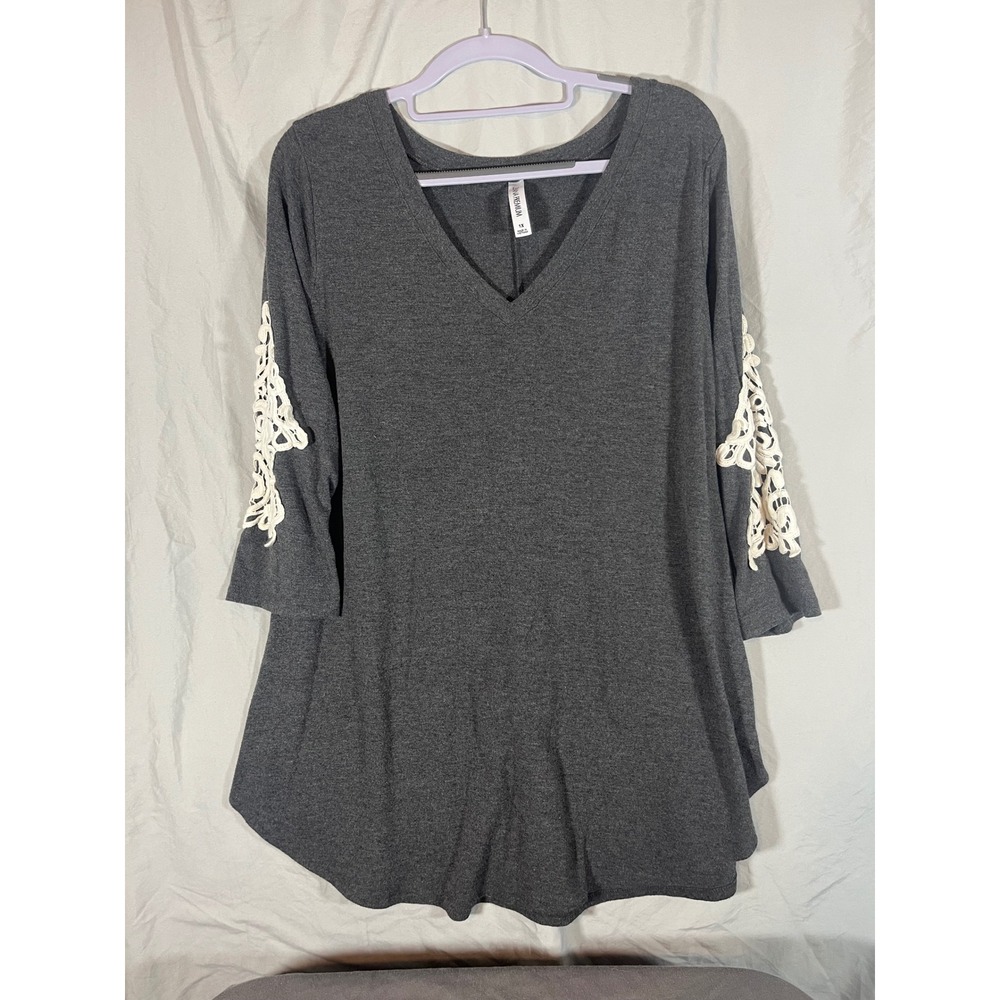 ZENANA PREMIUM Women's Gray Lace Sleeve V Neck Tunic Top Plus Size 1X